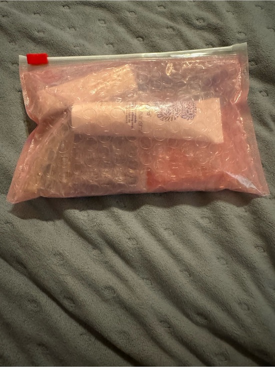 fresh Other - NEW Pink Bubble Travel Pouch w/Beauty Bundle